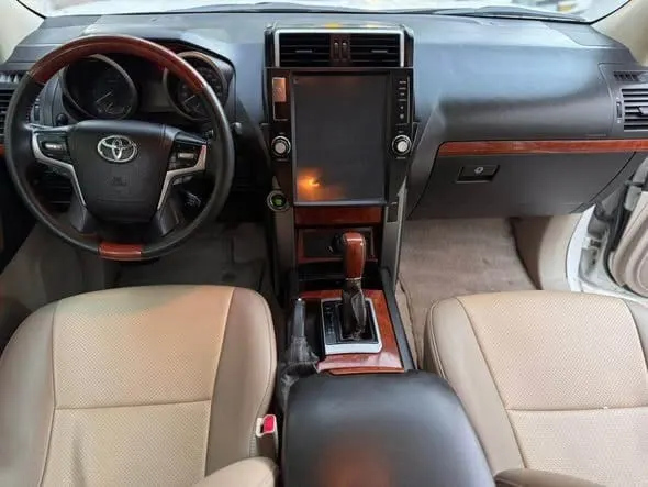 Toyota Land Cruiser Prado 2011, White, 6-Cylinder Petrol (5)