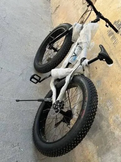 EMT Mountain Bike Fat Tires Black and Green (1)