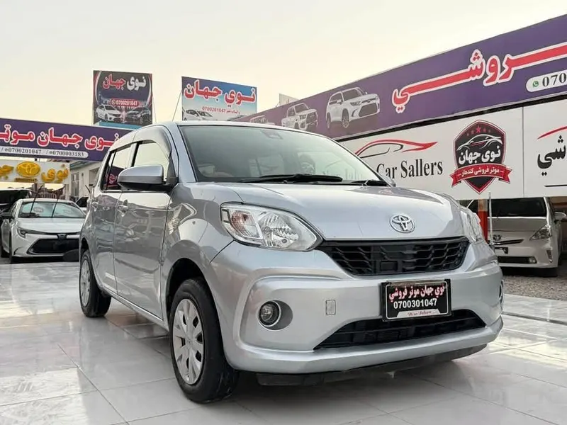 Toyota Paseo 2018, Silver, 33,564 km (2)