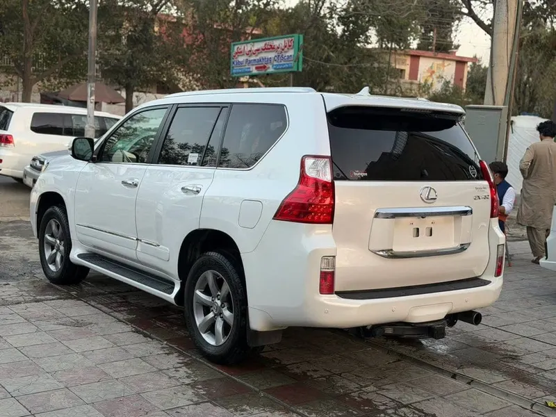 Lexus GX460 2012 8-cylinder, White (2)