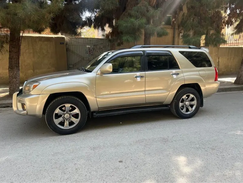 Toyota 4Runner 2005 Gold Limited (2)