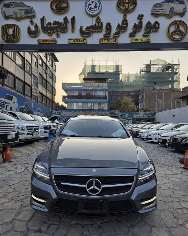 Mercedes-Benz CLS 63 AMG 2013, 8-cylinder Turbo, Grey (1)