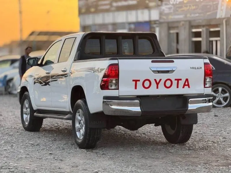 Toyota Hilux Vigo 2018 4-cylinder Diesel, Left-hand Drive (5)
