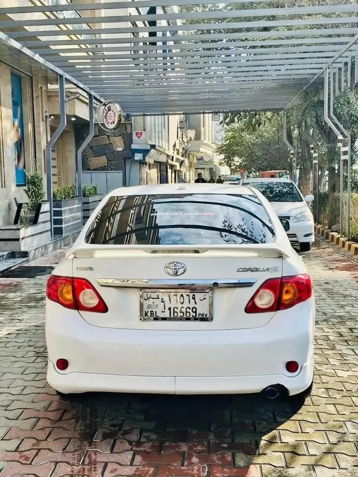 Toyota Corolla 2009 white automatic (5)