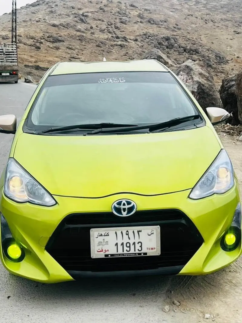 Toyota Aqua GR 2016 Hybrid, Full Option (3)