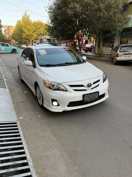 Toyota Corolla S 2013 Full Option Sunroof (3)