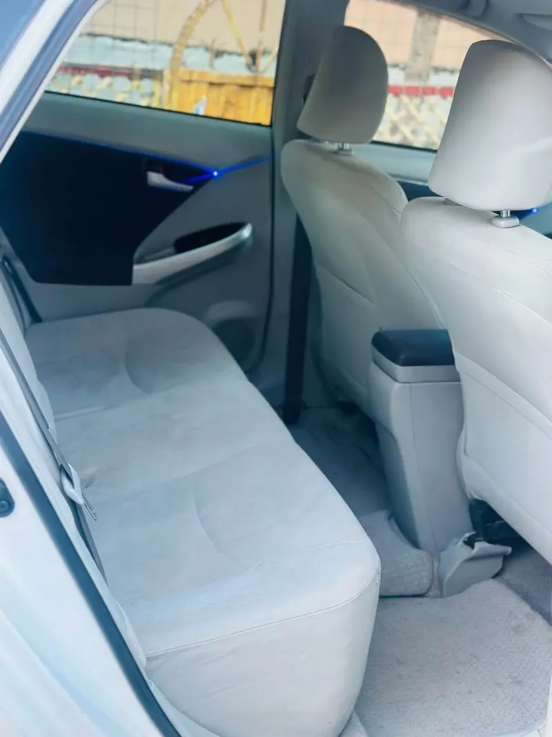 Toyota Prius Japanese 2010 White Pearl (5)