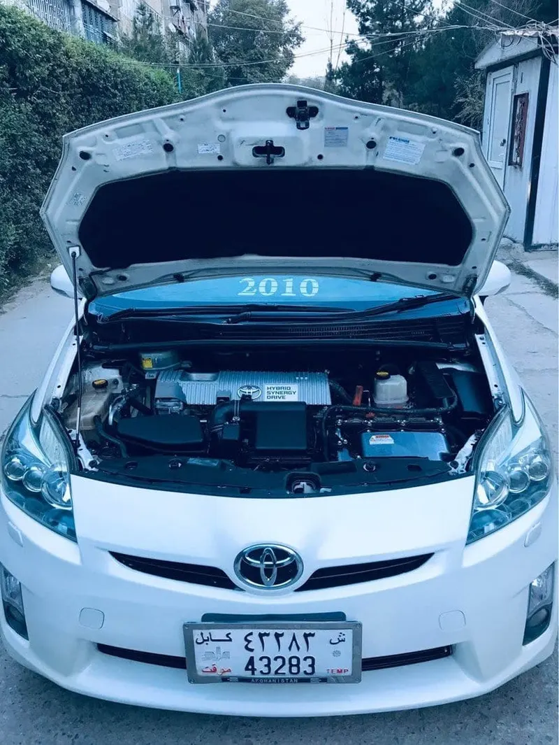 Toyota Prius 2009 Hybrid, white, full options (4)