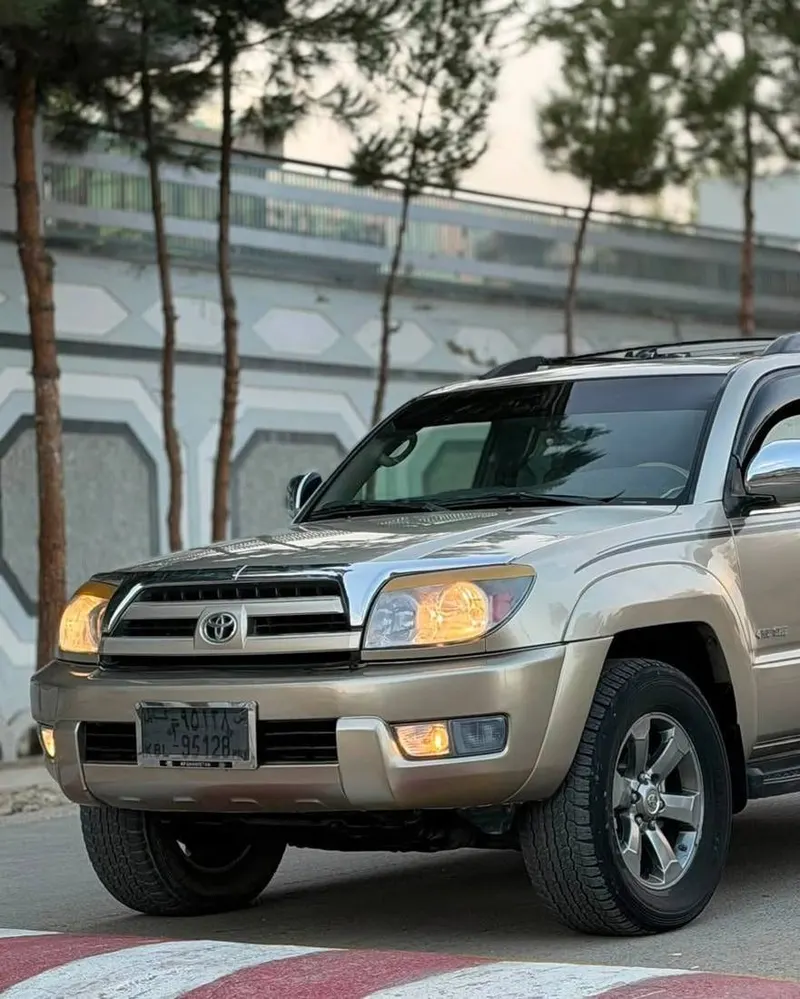 Toyota 4Runner SR5 2004, Gold, 7800 USD (2)
