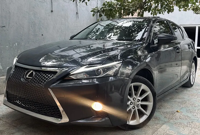 Lexus CT200H 2011 Hybrid (2)