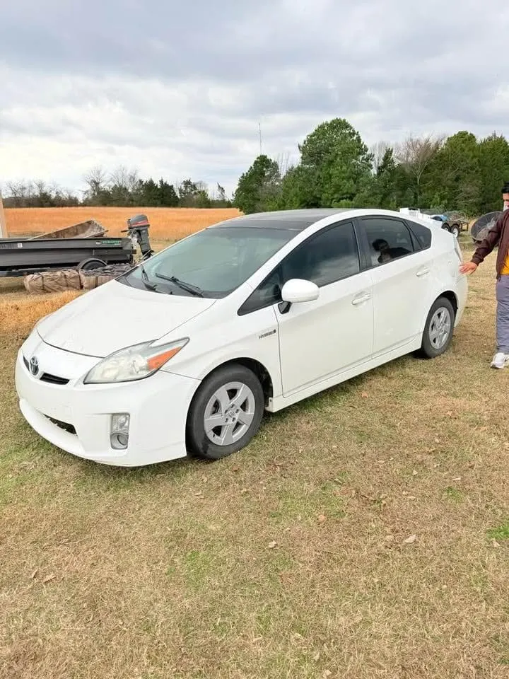 Toyota Prius 2011 American, White, Full Option (8)