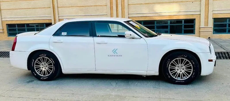 Chrysler 300 2009 V6 White (3)
