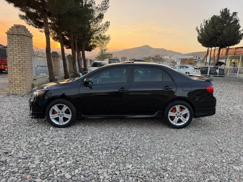Toyota Corolla 2013 Black (2)