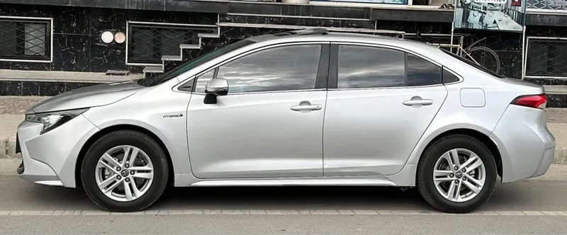 Toyota Corolla Hybrid 2020 - Afghan Used - 79,000 km (3)