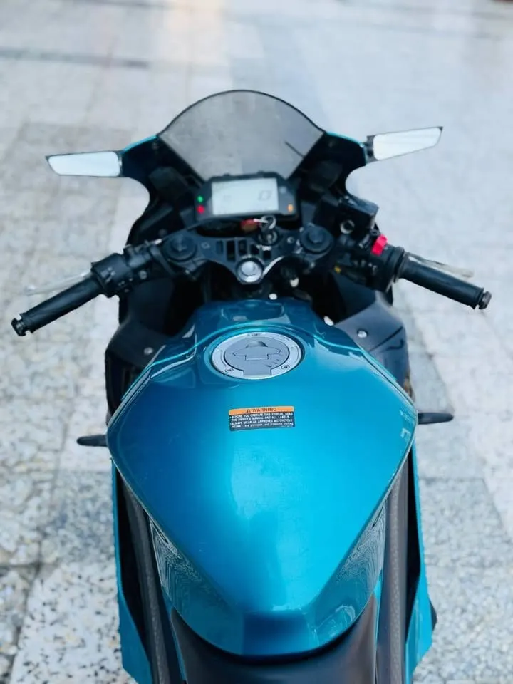 Yamaha YZF-R3 2023 Motorcycle, Almost New (6)