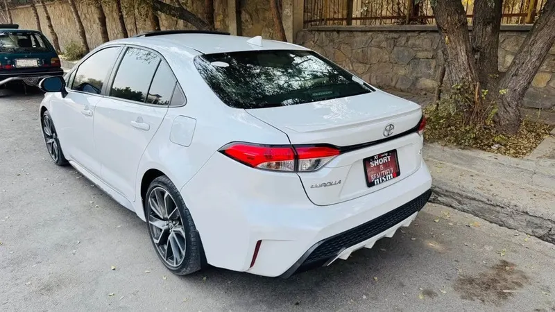 Toyota Corolla SE 2022, White, Low Mileage, Sunroof (1)