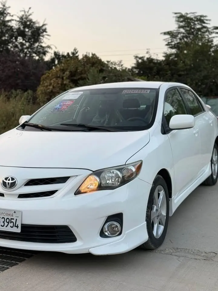 Toyota Corolla 2013, White, Full Option, 40,000 km (2)