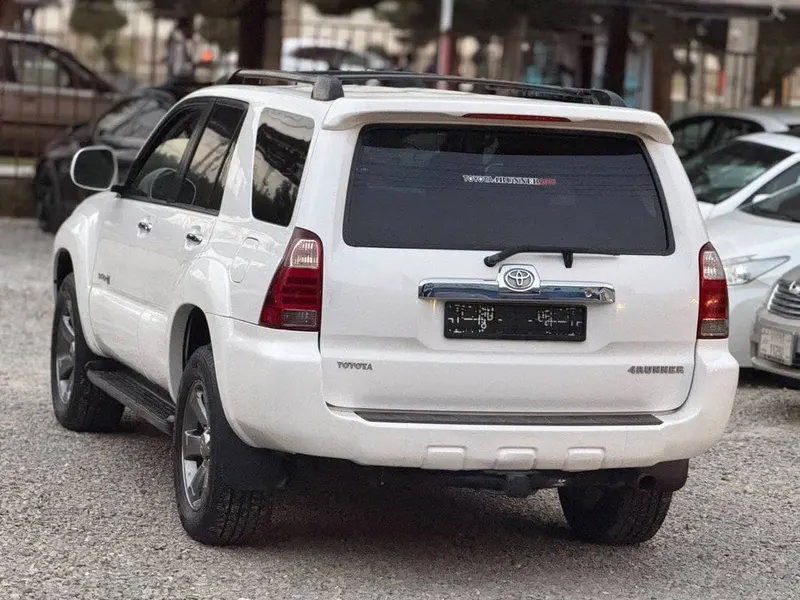 Toyota 4Runner 2006, White, No Accident, Clean Documents, Urgent Sale (5)