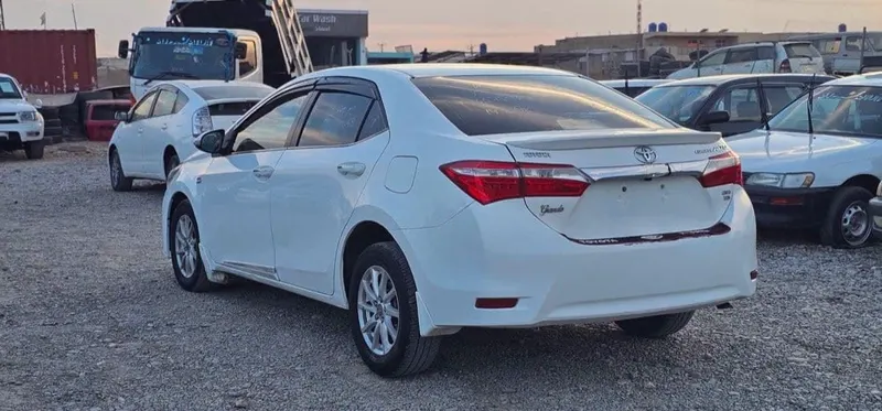 2015 White Sedan 1800cc Automatic (7)