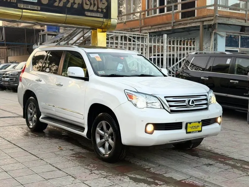 Lexus GX460 2012 8-cylinder, White (1)