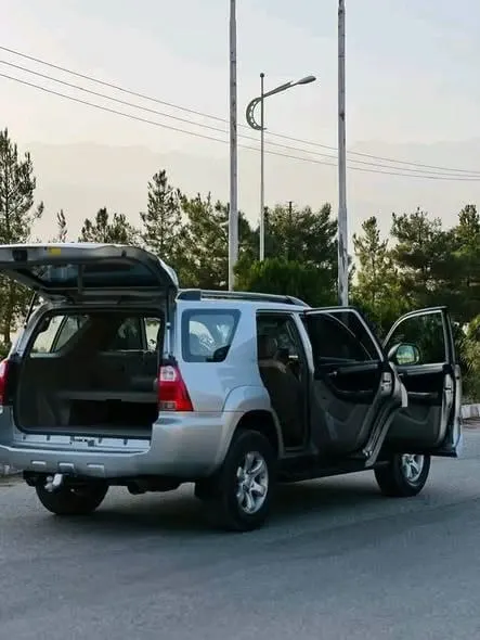 Toyota 4Runner 2006 SR5 Silver, 6-Cylinder, Clean Documents (5)