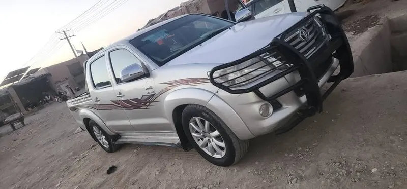 Toyota Hilux Double Cab 2009, petrol/gas, automatic (5)