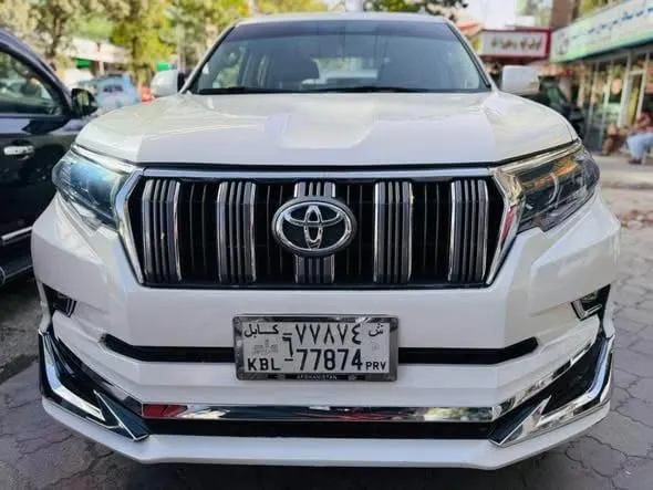Toyota Land Cruiser Prado 2011, White, 6-Cylinder Petrol (2)