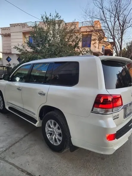 Toyota Land Cruiser GXR 2011, 2021 Facelift, White (2)