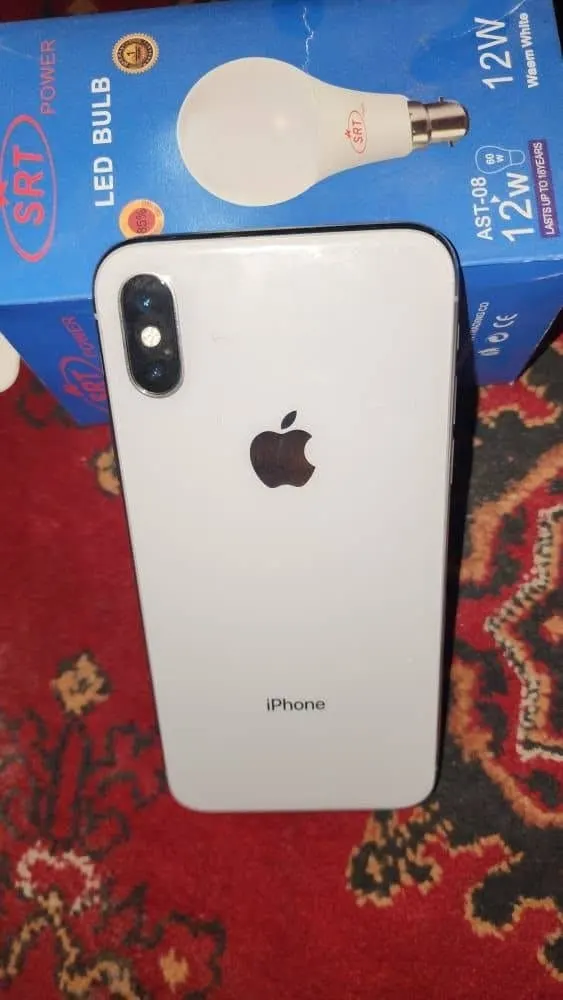 ایفون X ۲۵۶ گیگابایت سفید، استفاده‌شده (4)