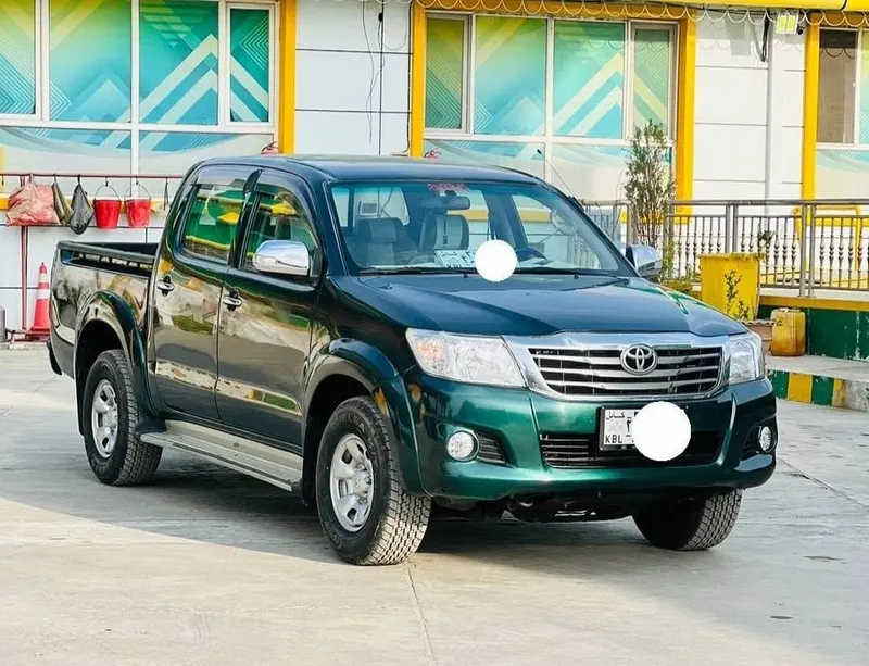Toyota Hilux 2006, 2012 chassis, green, petrol, no accident (3)