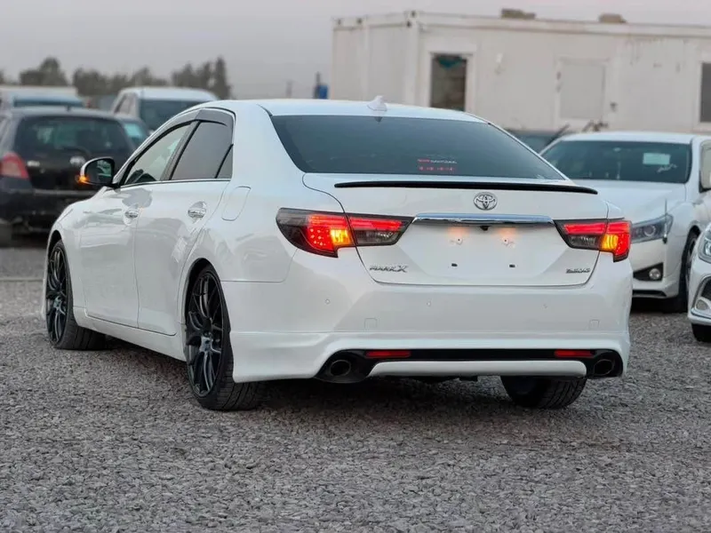 Toyota Mark X 2017 Pearl White (5)