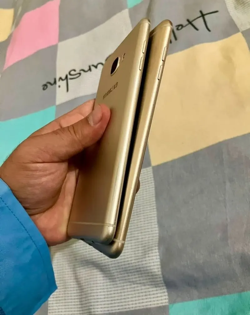 Samsung Galaxy C7 32GB dual SIM (4)