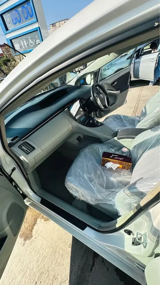 Prius 2010, white, container condition, full original equipment (6)
