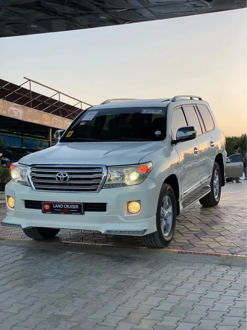 Toyota Land Cruiser GXR 2009, 2011 shape, full option (5)