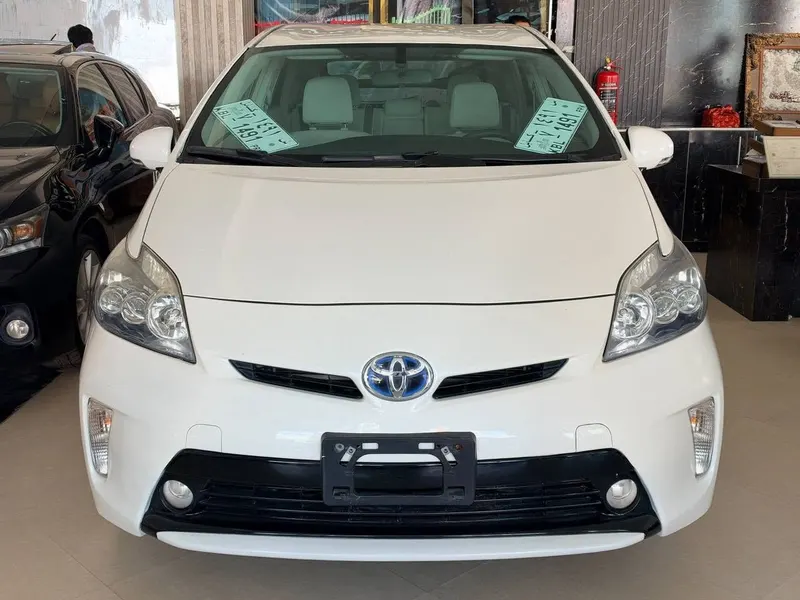 Toyota Prius Hybrid 2015 White - Newly Imported, No Accident (1)