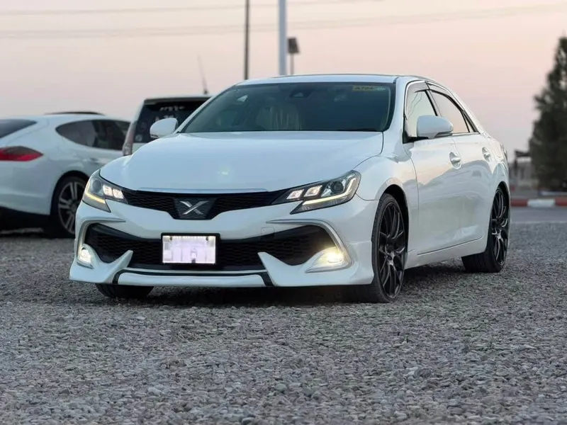 Toyota Mark X 2017 Pearl White (3)