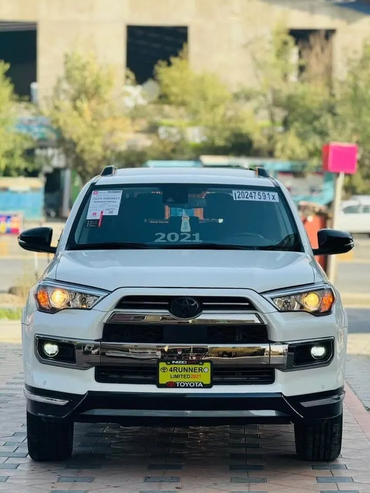 تویوتا 4Runner Limited 2021 سفید صدفی (2)