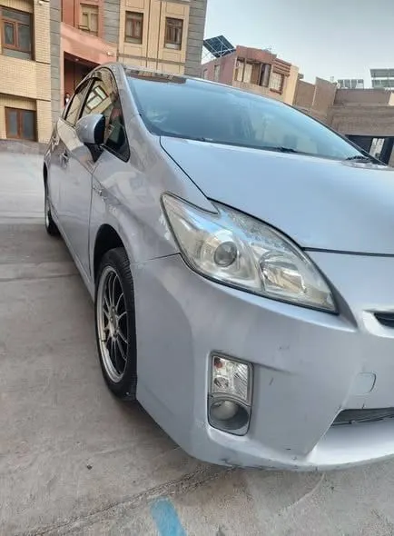 Toyota Prius 2010 Hybrid, Pastel Green, Sporty Wheels (2)