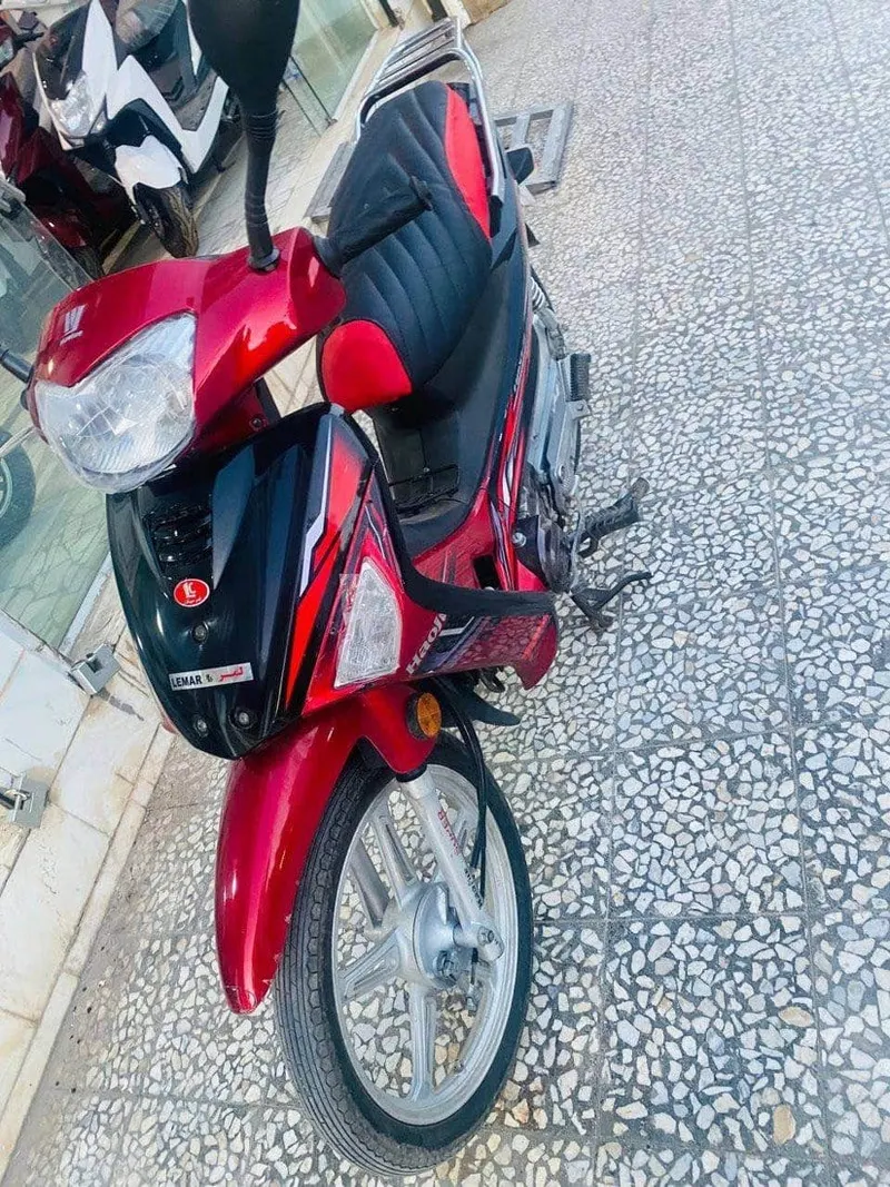 Lemar Super 2017 red scooter, clean documents, 38000 AFN (3)