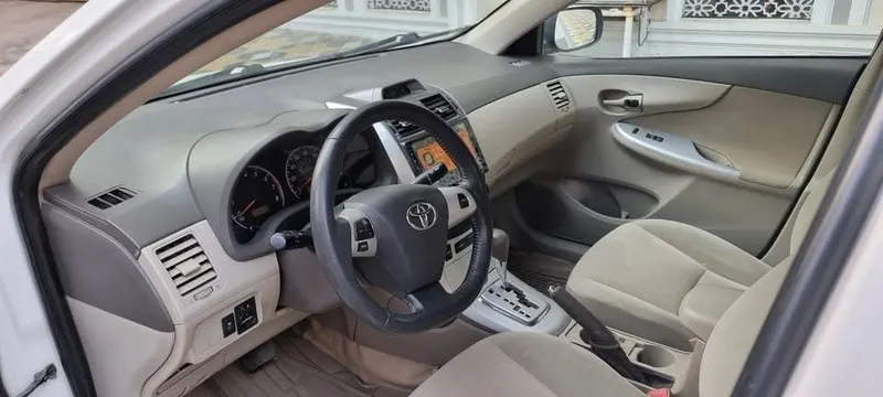 Toyota Corolla 2010 White, 91,000 km, Automatic (2)