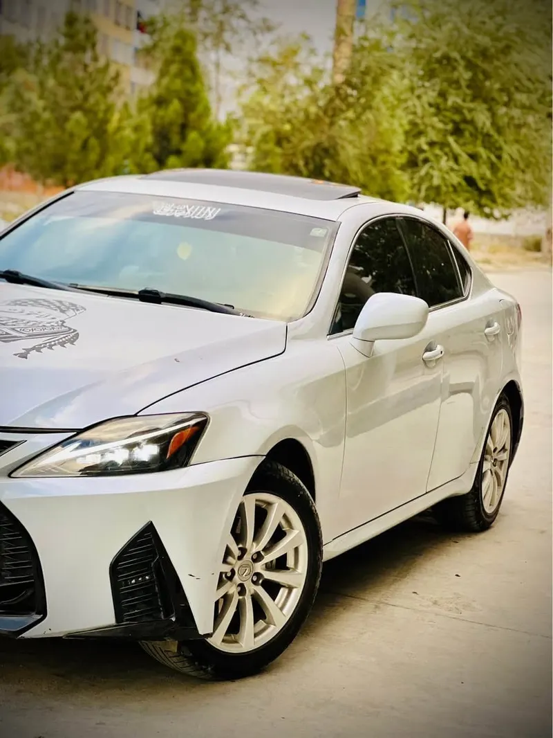 Lexus IS 250 2008, 6-cylinder, full option (2)
