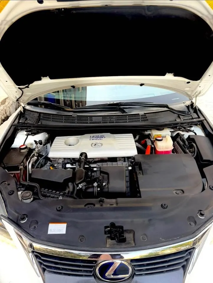 Lexus CT200 2015, pearl white, 84000 km (8)