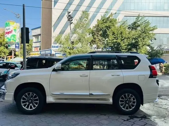 Toyota Land Cruiser Prado 2011, White, 6-Cylinder Petrol (3)