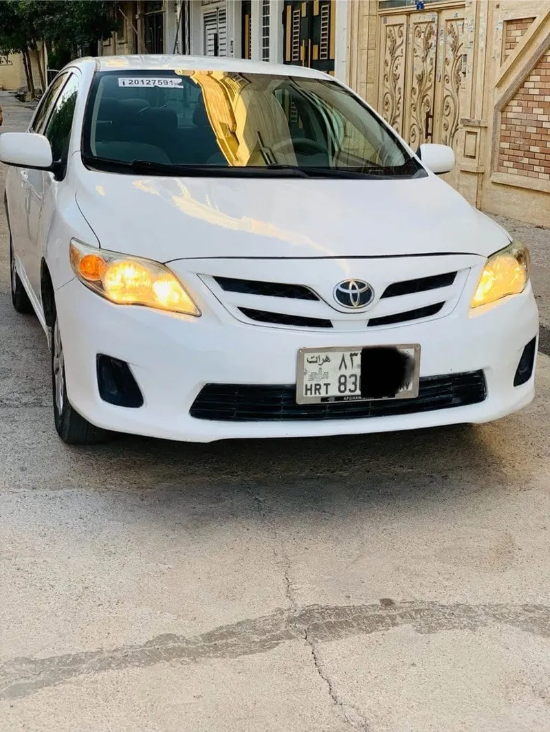 Toyota Corolla 2009 Canadian, White, 5000 USD (3)