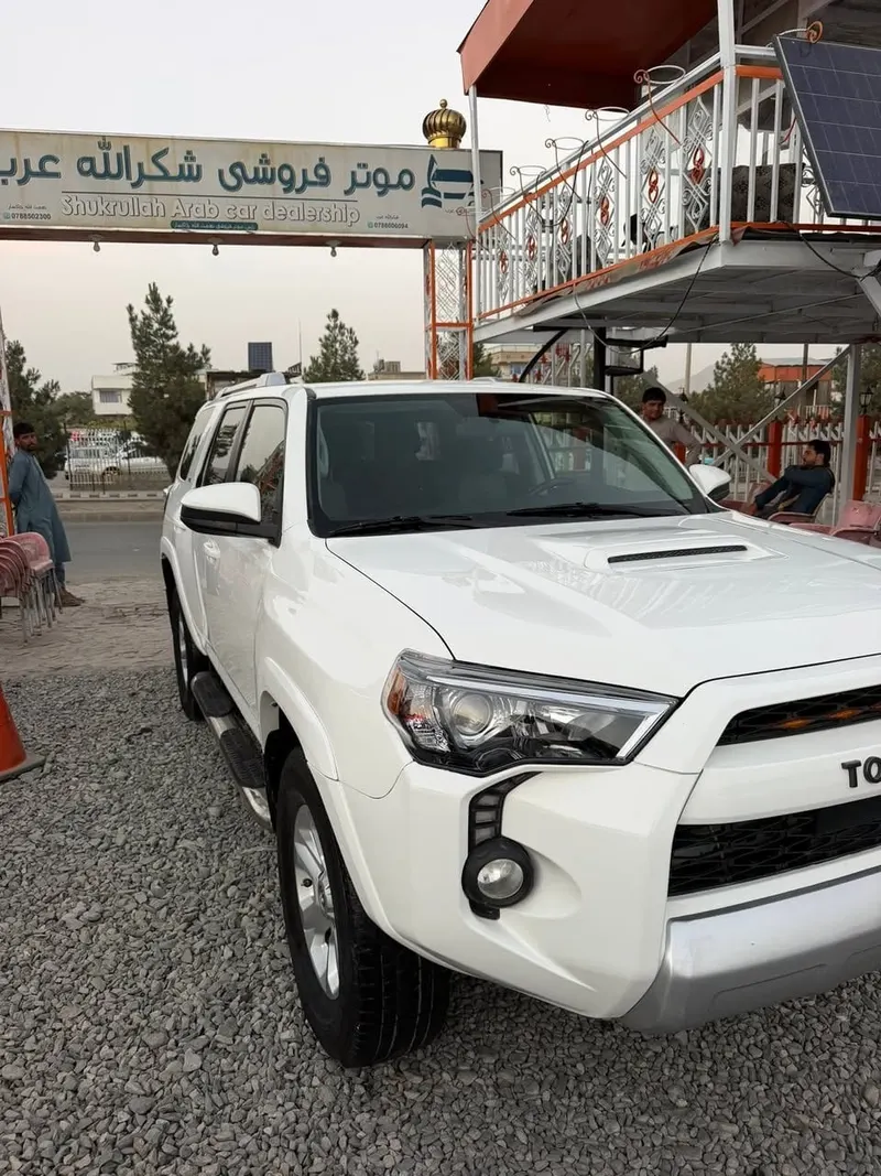 Toyota 4Runner 2015 white (3)