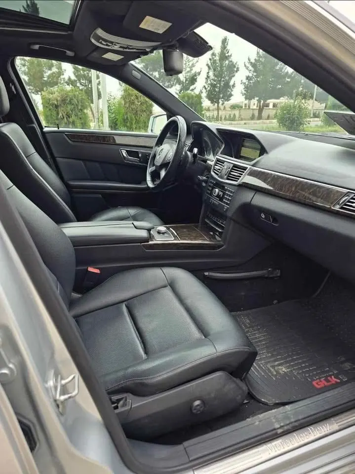 Mercedes-Benz E320 4MATIC 2011, full option (7)