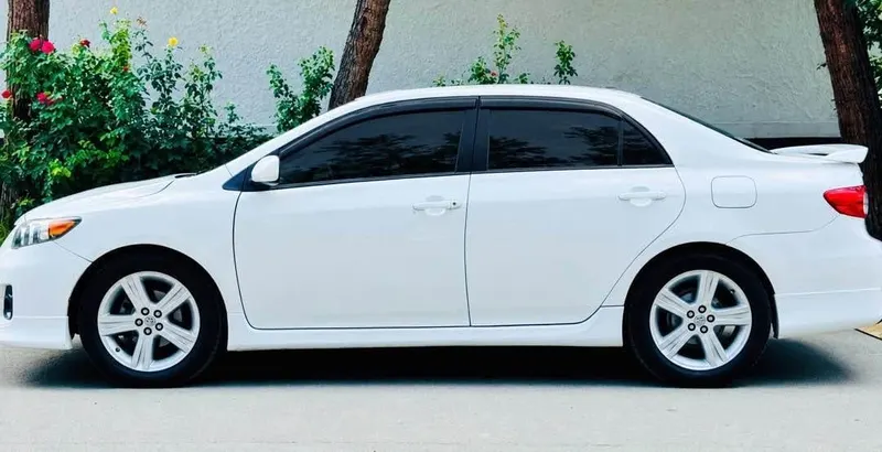 Toyota Corolla 2013 White Automatic, 4-Cylinder, Sunroof, Clean Documents (2)