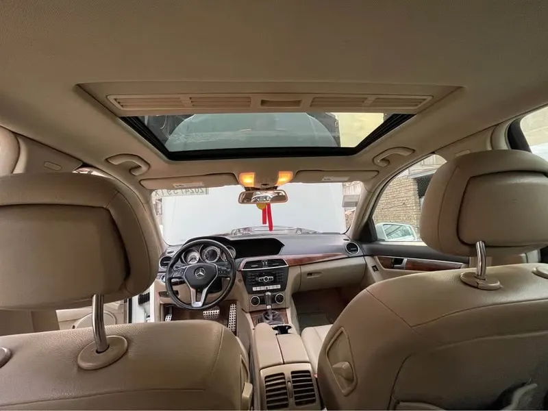 Mercedes-Benz C250 2012 Full Option, White, Sunroof (2)