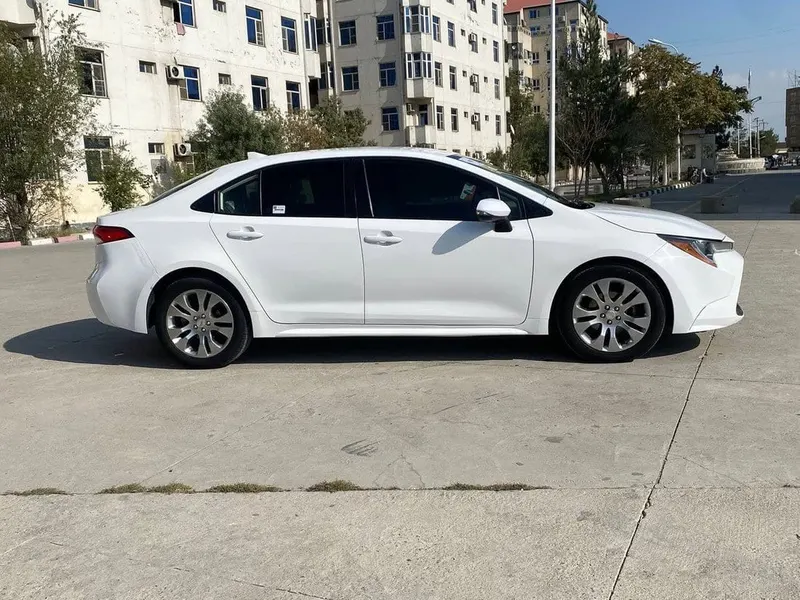 Toyota Corolla 2020 LE, Light White, Kabul (4)