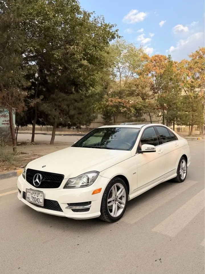Mercedes-Benz C250 2012, White, Full Option, 79k km (3)